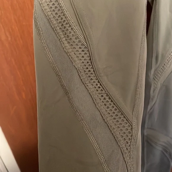 Lululemon Bootcamp Ready Tight - Picture 4 of 11